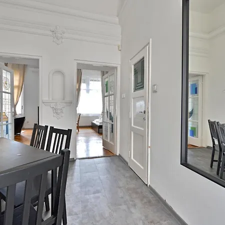 Buda House 8
